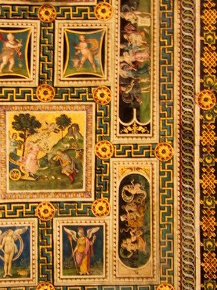 Pintoricchio: ceiling detail, Libreria Piccolomini